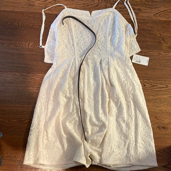 Kismet size m cream dress. BNWT - Picture 1 of 4